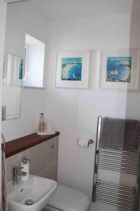 St Agnes Perfect Location, Hot Tub, Sea Views, Gym Appartamento Esterno foto