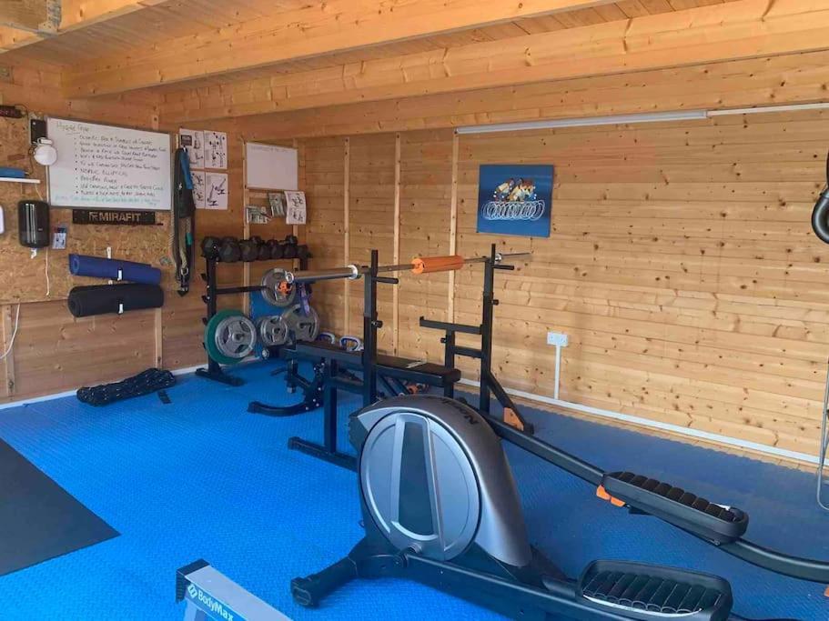 St Agnes Perfect Location, Hot Tub, Sea Views, Gym Appartamento Esterno foto