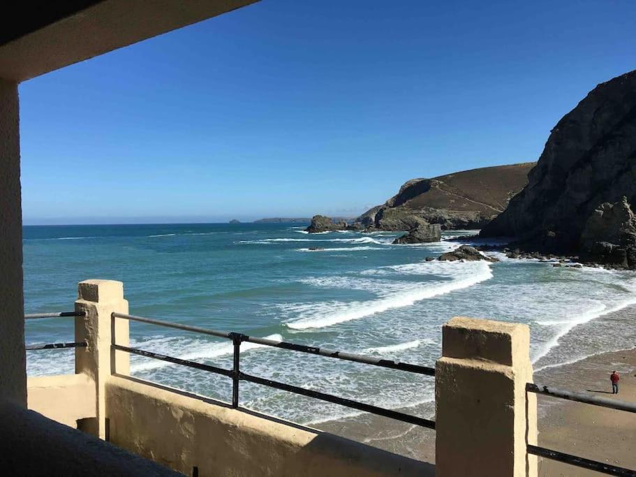 St Agnes Perfect Location, Hot Tub, Sea Views, Gym Appartamento Esterno foto
